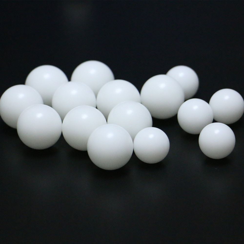 White plastic resin balls (3)